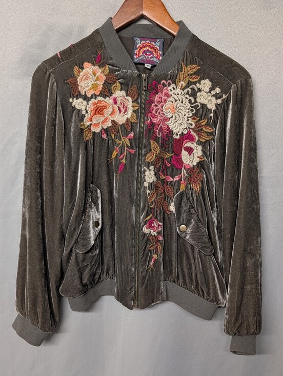 Johnny Was Jackets & Blazers - Johnny Was Chrys Olive Silk Velvet Bomber Jacket Floral Embroidery Size XS